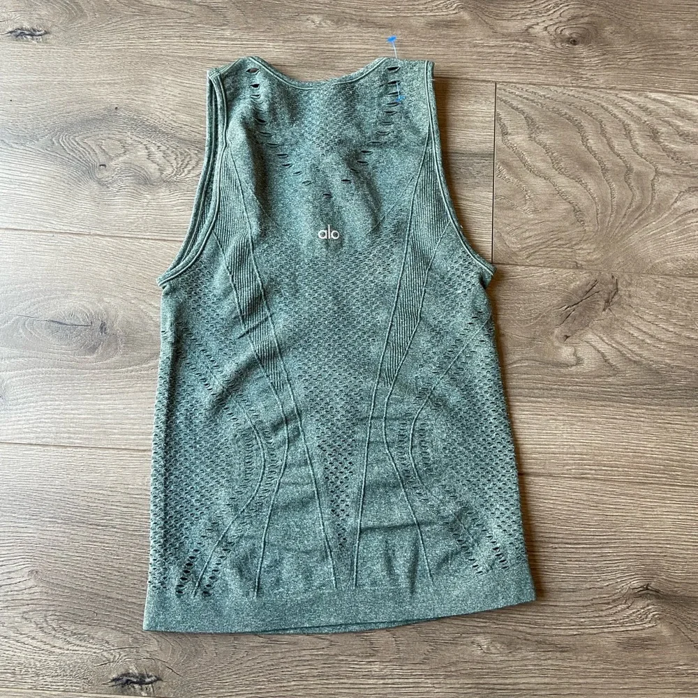 🍃ALO Yoga Tank Top in Green